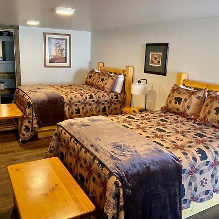 Island Park Lodge Екстериор снимка