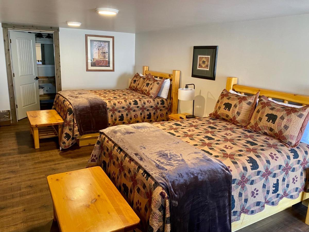 Island Park Lodge Екстериор снимка